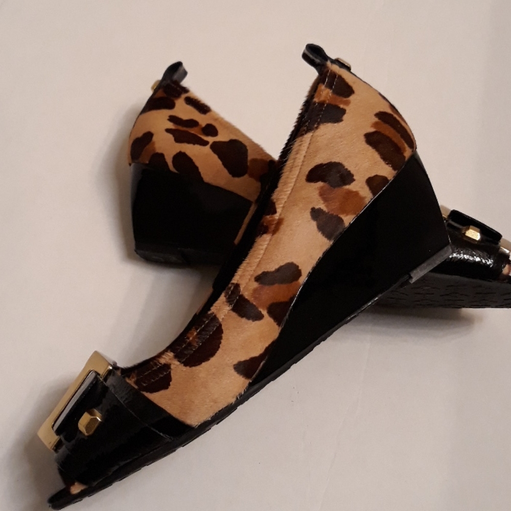 BCBG Maxazria/Leapord Print/Calf Hair/ Wedge Heels - Picture 11 of 16